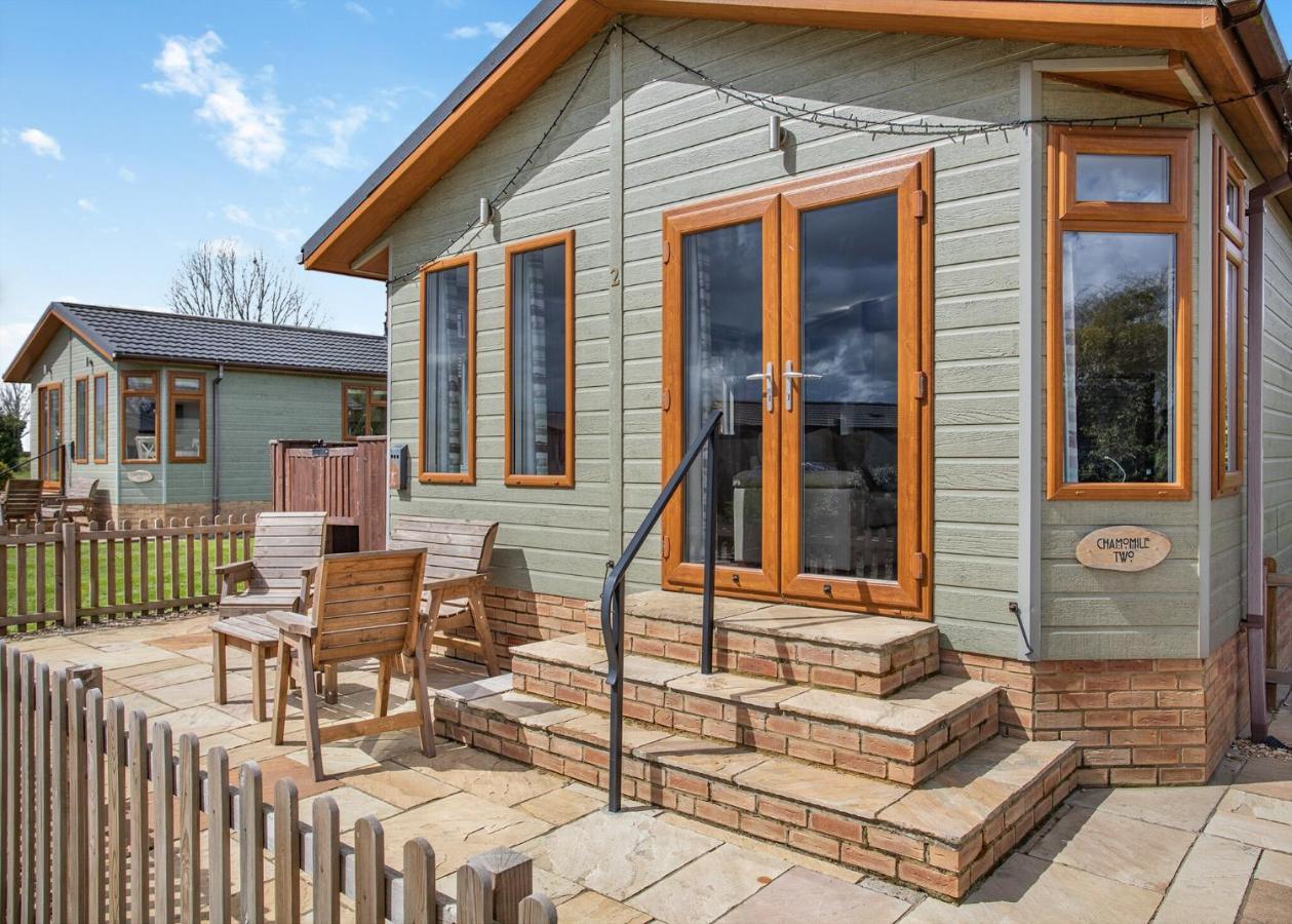 Lode Hall Lodges Upwell Kültér fotó