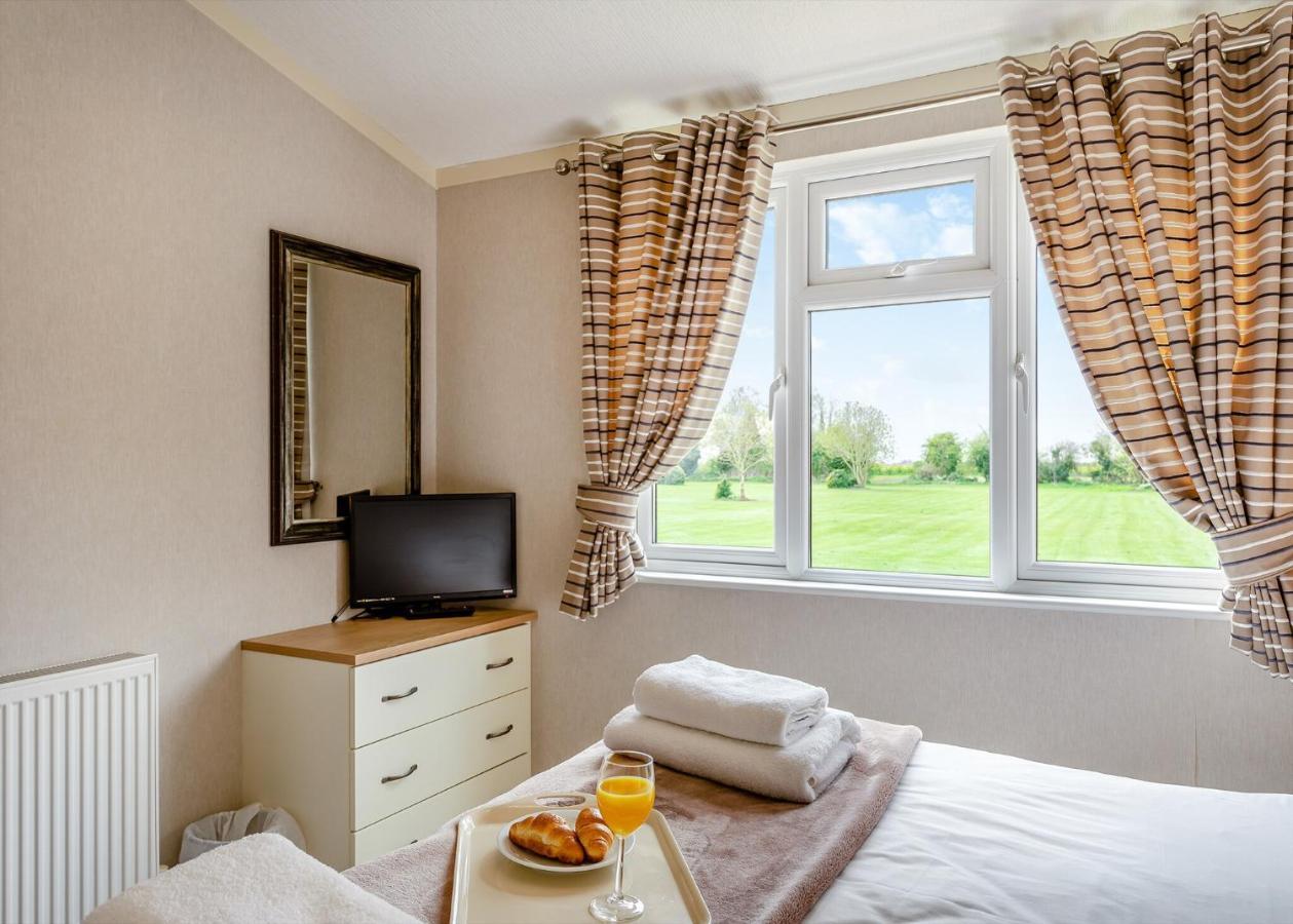Lode Hall Lodges Upwell Kültér fotó