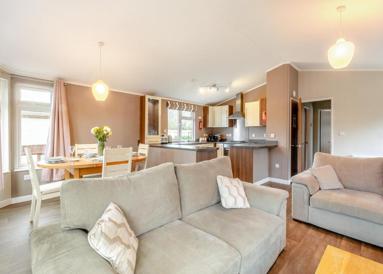 Lode Hall Lodges Upwell Kültér fotó