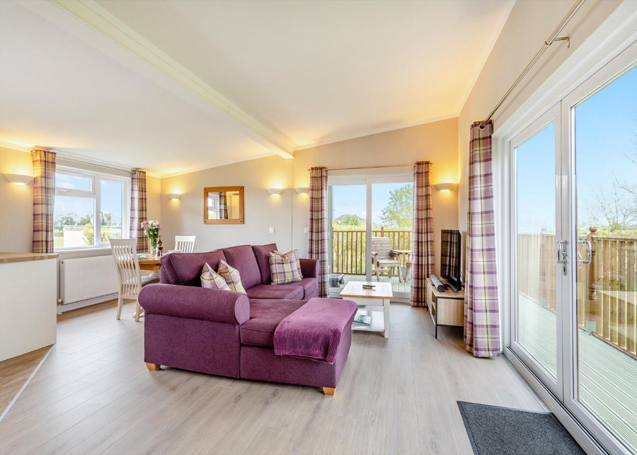 Lode Hall Lodges Upwell Kültér fotó